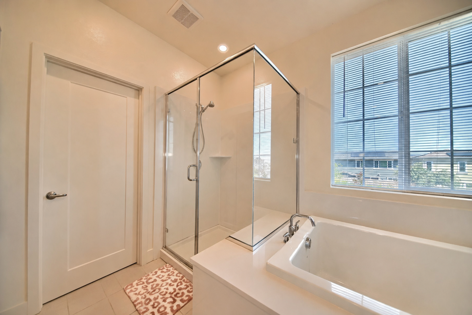 Soaking Tub & Shower